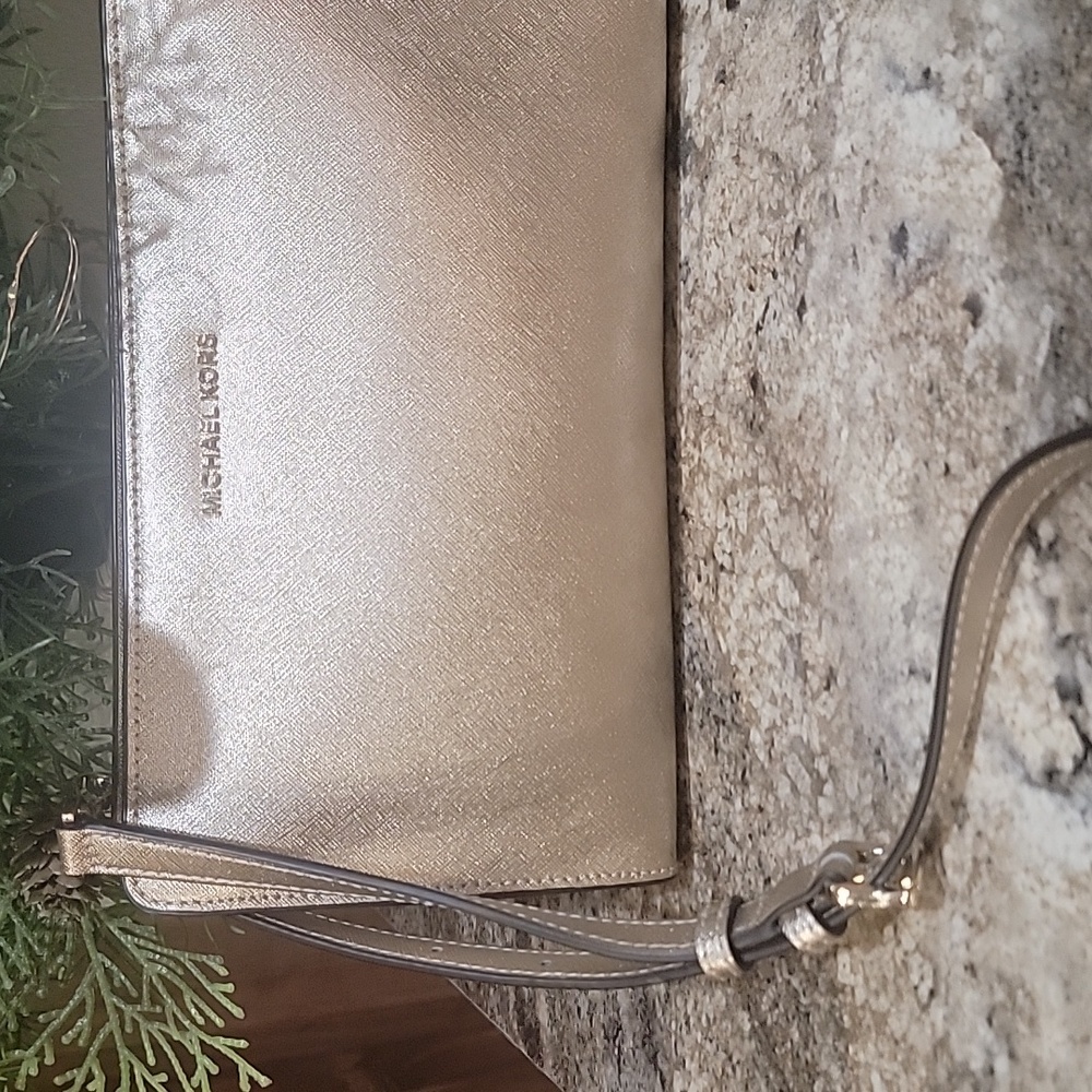 Michael Kors NWOT Metallic Gold Crossbody - Picture 2 of 11